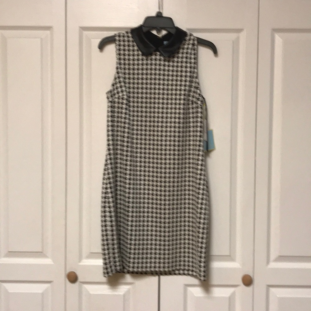 NWT! Houndstooth CeCe dress w/collar detail